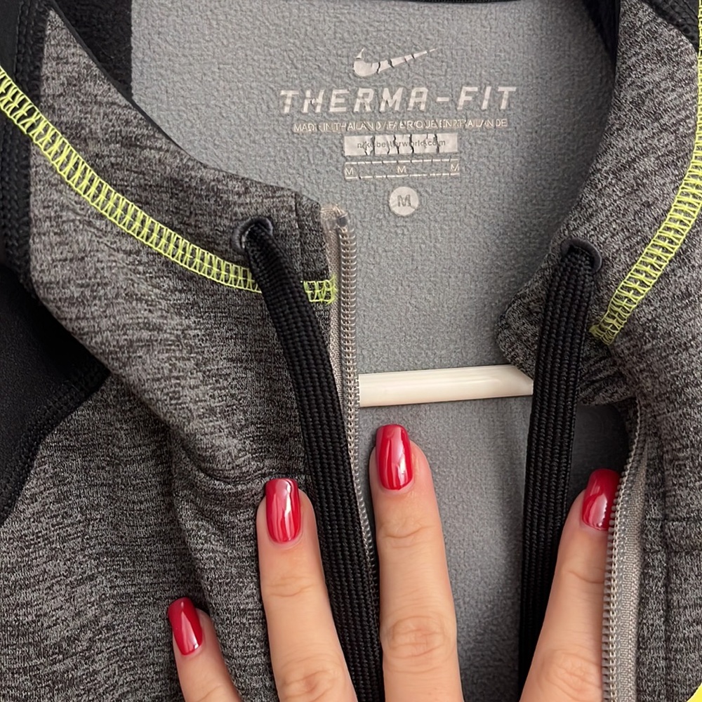 Women’s Nike Neon thermal jacket - Picture 2 of 3